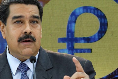 Venezuelská kontroverzná štátna kryptomena Petro je teraz k dispozícii pre nákup vo fiat aj krypto mene. Petro sa dá zakúpiť priamo zo štátnej pokladnice cez oficiálnu webovú stránku mince alebo zo šiestich búrz schválených vládou.